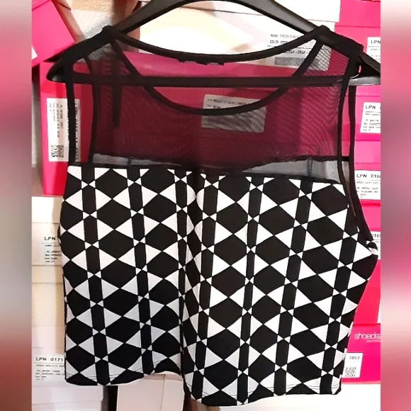 Try!This Gently used size 3X mixed media mesh black/white sleevelesscrop top - Picture 2 of 2
